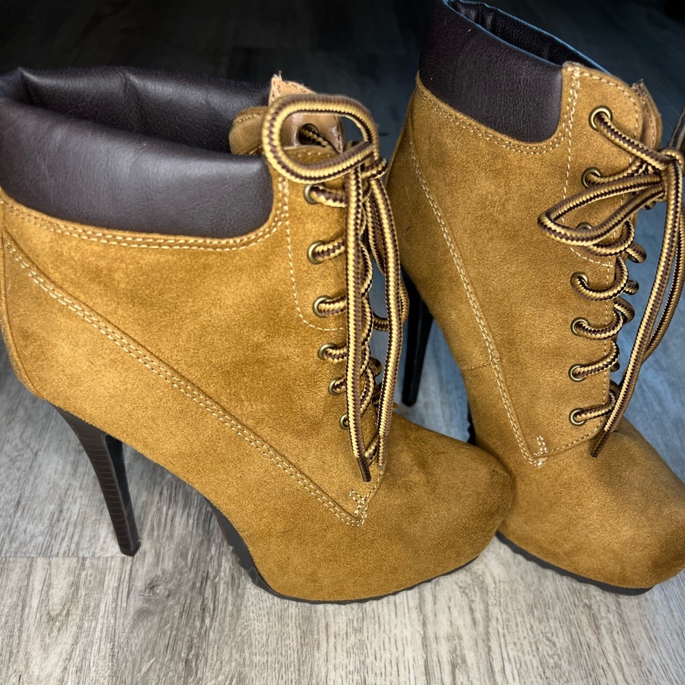 Charlotte Russe Timberland Style Boot Size 7